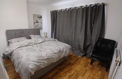 PREISTLEY HOUSE- CONTRACTORS ACCOMMODATION Entire 4 Bedroom House with free parking and up to 8 sleep- NO PARTIES ALLOWED - Foto 2