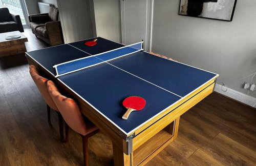 Modern 3-Bedroom House with Private Parking - Photo 15