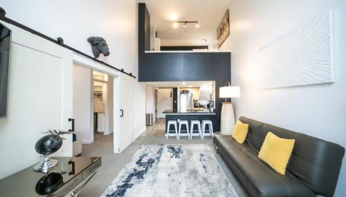 Modern Downtown Top Floor Penthouse With Bay Views - Foto 1