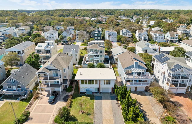 Beach Break Getaway in Virginia Beach - Photo 6