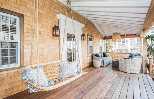 Close to Dtwn Nantucket! Group Getaway with Patio - Foto 2