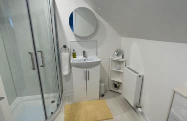 Self Catering house with lovely sea views, 44 Back - Photo 15