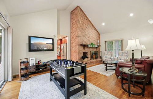 DC Luxury Retreat in Forest Spacious Full of Fun - Foto 7