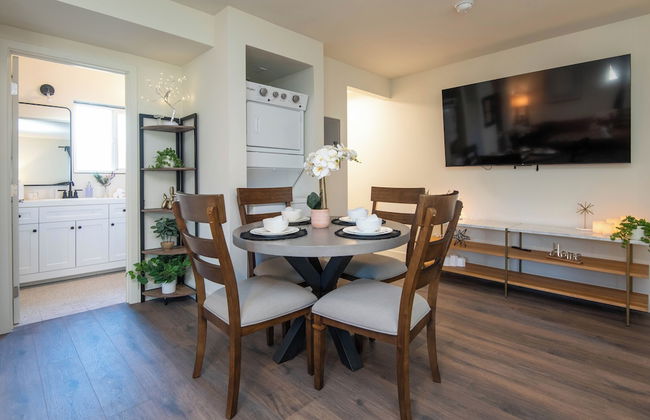 Stunning Studio Near DTLA - Photo 22