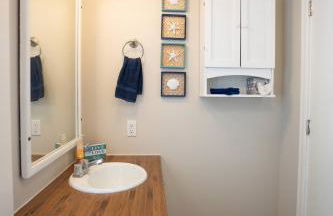 Charming Waterfront Cabin - Sleeps 10 - Photo 29