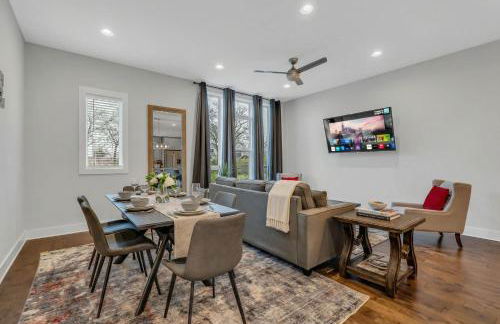 NEW Luxe 4BR 12 Beds - RoofDeck Views - Chefs Kitchen - Foto 4