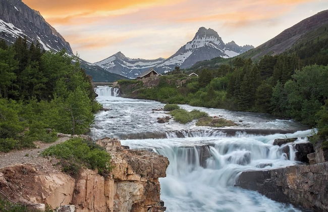 Two Medicine INN - Photo 1