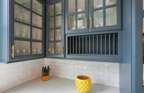 Historic Jewel Walk to Eats & Shops - Foto 17