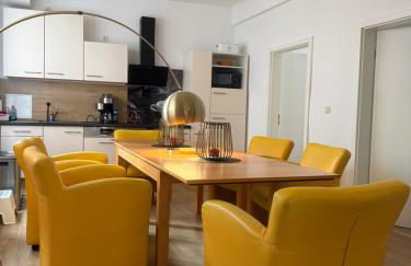 Für Gruppen und Familien - große Ferienwohnung Nähe Stadtpark, 4 Schlafzimmer, 2 Bäder, Terrasse, Parkplatz - Foto 2