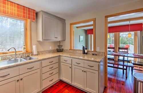 Wooded Waterfront Grantham Home Less Than 10 Mi to Ski! - Foto 10