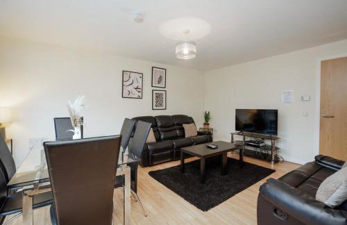 2BR Apartment with Parking Near Southside and Queens Park - Foto 2