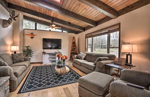 Indian Lake Retreat with Wet Bar and Covered Deck - Foto 1
