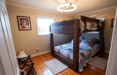 Secluded Farmhouse Retreat - Groups & Pets Okay! - Photo 18