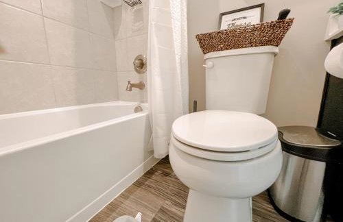 Lux Townhome Free Parking 12 min to BWI - Foto 34