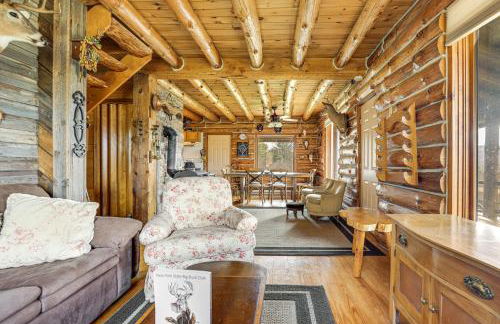 Log Cabin with Pond and Trail Access in Almond! - Foto 6