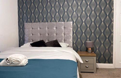 Lovely Spacious House Family & Contractor Friendly 3 Bedroom Near Leeds Centre Sleeps 8 - Foto 11