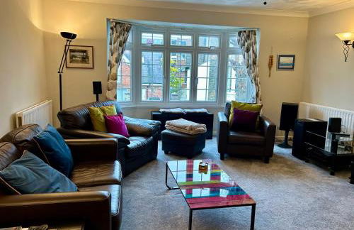 Bayfields house by the Sea, parking, garden, central location - Photo 2