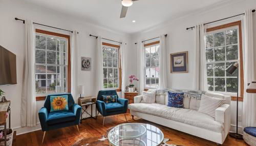 Gallery 1897 - Photo 2