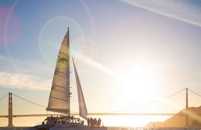 Cruzeiro de catamarã ao pôr do sol na Baía de San Francisco - Foto 1