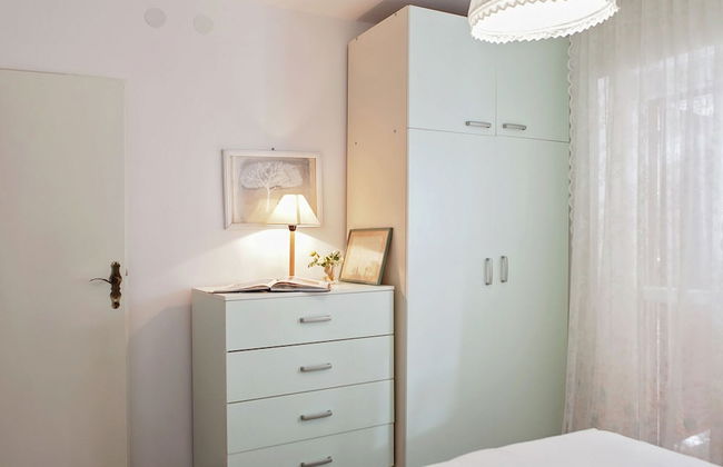 Delightfully Decorated Apartment with Sea View near Beach - Foto 2