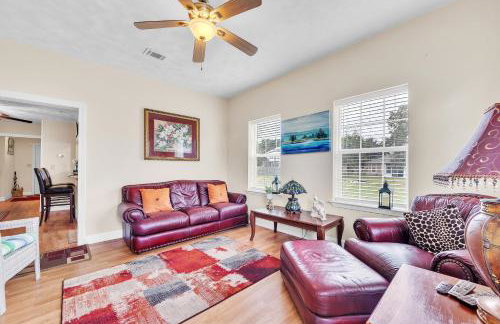 Charming Coastal Retreat in Bay St Louis home - Photo 1