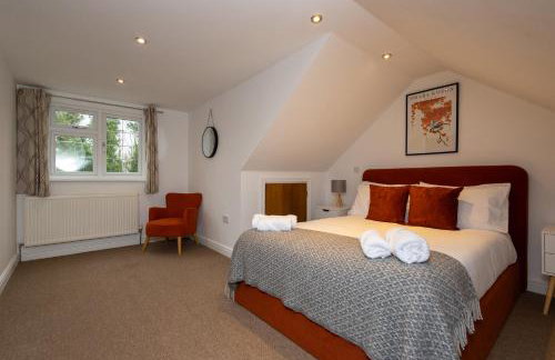 Modern Detached 4-Bedroom 2-Bath Home, Guildford - Photo 31