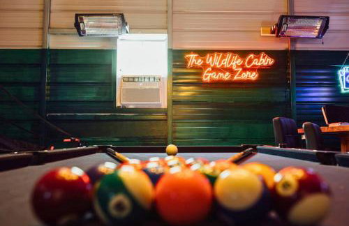 Luxe Lodge Escape - Hot Tub-Outdoor Movies-Game Room-Fire Pit - Foto 21