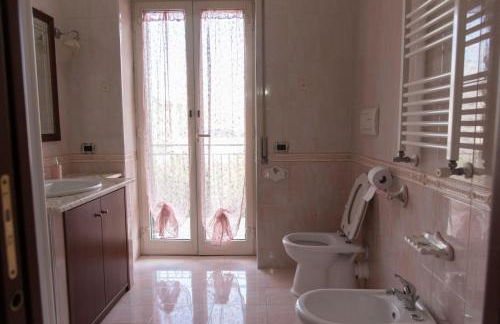 Casa Vacanze Residenziale, near the Sea, free parking, family accomodation - Photo 13