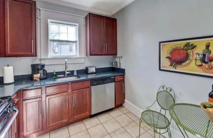 Chic Comfortable 2BR with Porch near Dilworth - Foto 17
