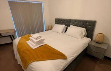 Dartford Lux Stay 1 bedroom apartment- free parking next to station - Photo 14