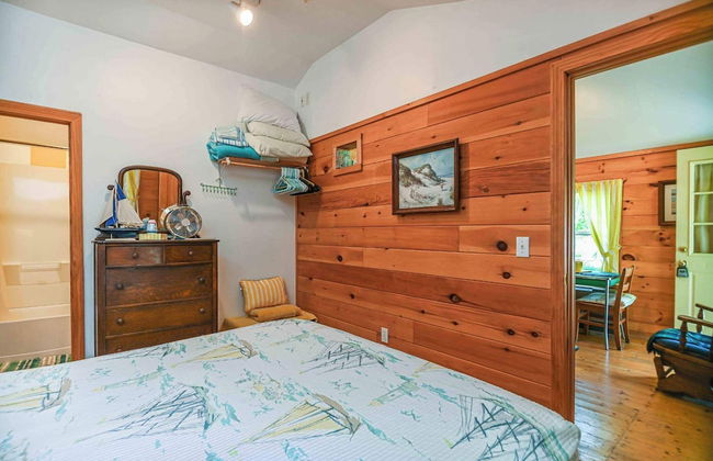 Cozy Cottage w/ Pool, BBQ and Outdoor Seating! - Photo 4