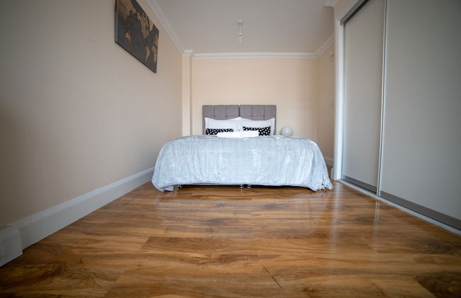 The Coach House by Riis Property - Photo 2