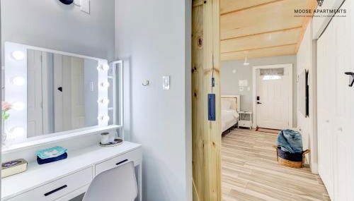 The Moose #6 - Modern Luxe Studio with Free Parking & King Bed - Foto 4