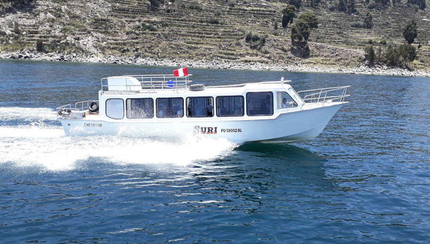Lancha desde Puno