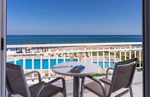 Azure Seaside Apts - Photo 2