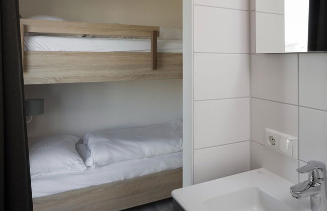 Bungalow at Nieuwvliet Bad Beach Resort - Photo 3