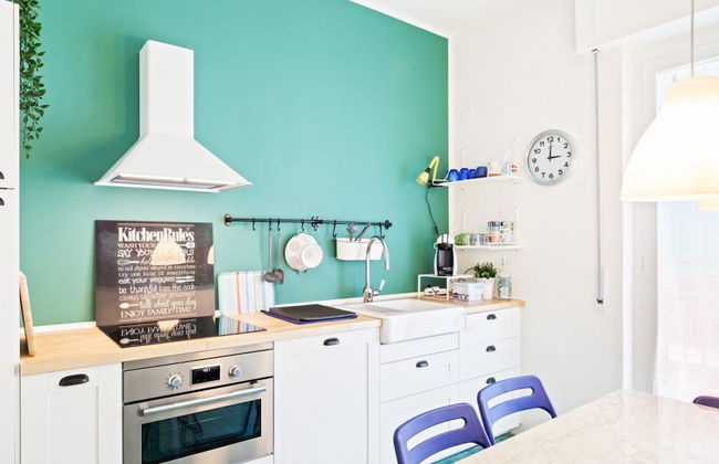 Chiavari Colorful Flat with Garage - Foto 9