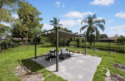 Luxurious Palm Beach Home - Photo 2