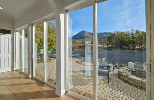 Starry Oak Vineyard Retreat w Hot Tub - Foto 7