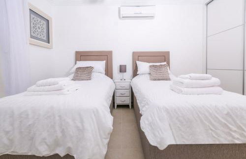 Casa Juana is a modern, luxury, exclusive, 6 bedroom villa. - Foto 17