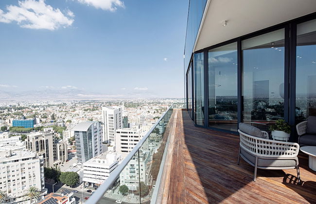 Central Park Residence - Photo 25