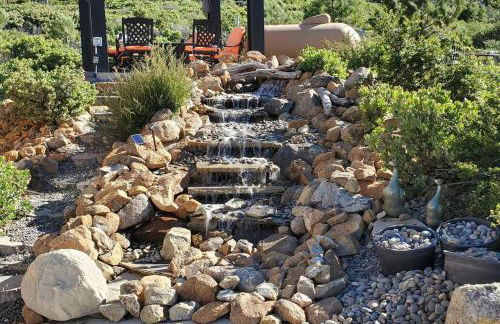 A LIVING CANVAS Amazing Lake View Custom Home - Foto 8