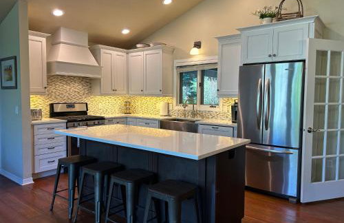Whitefish Home, 3 BED 2 BATH, Sleeps 7, Hot Tub, AC - Foto 1