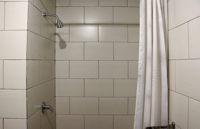 Exclusive 2Br At Lexington Apartment - Photo 18