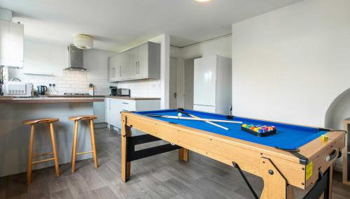 4 Bed Family & Contractor House with Games Room! - Foto 4