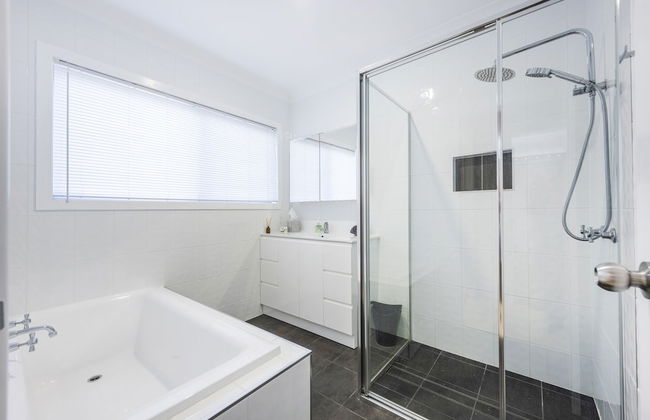 Family Tides - Photo 10