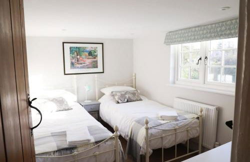 Beautifully refurbished 3 bedroom cottage - Foto 12