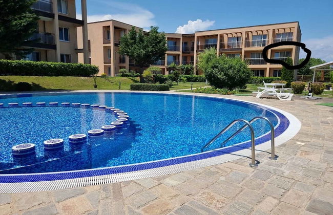 Nice Apartment With Swimming Pool - Photo 1