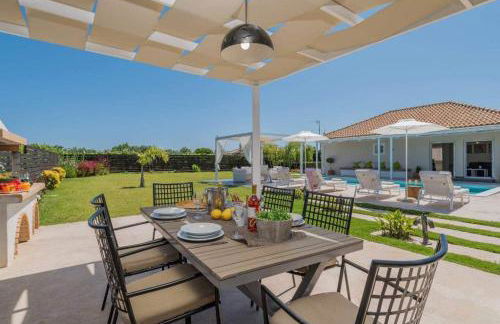 Madini Luxury Villa with free Pool Heating - Foto 8