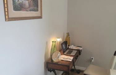 Spacious 2 en-suite BR, pool & spa retreat - Foto 9